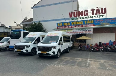 Xe 18 chỗ - Limousine