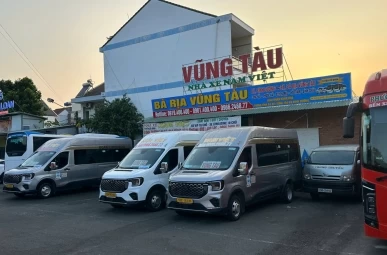 Xe 18 chỗ - Nam Việt