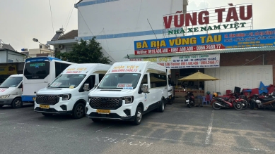 Xe 18 chỗ - Limousine